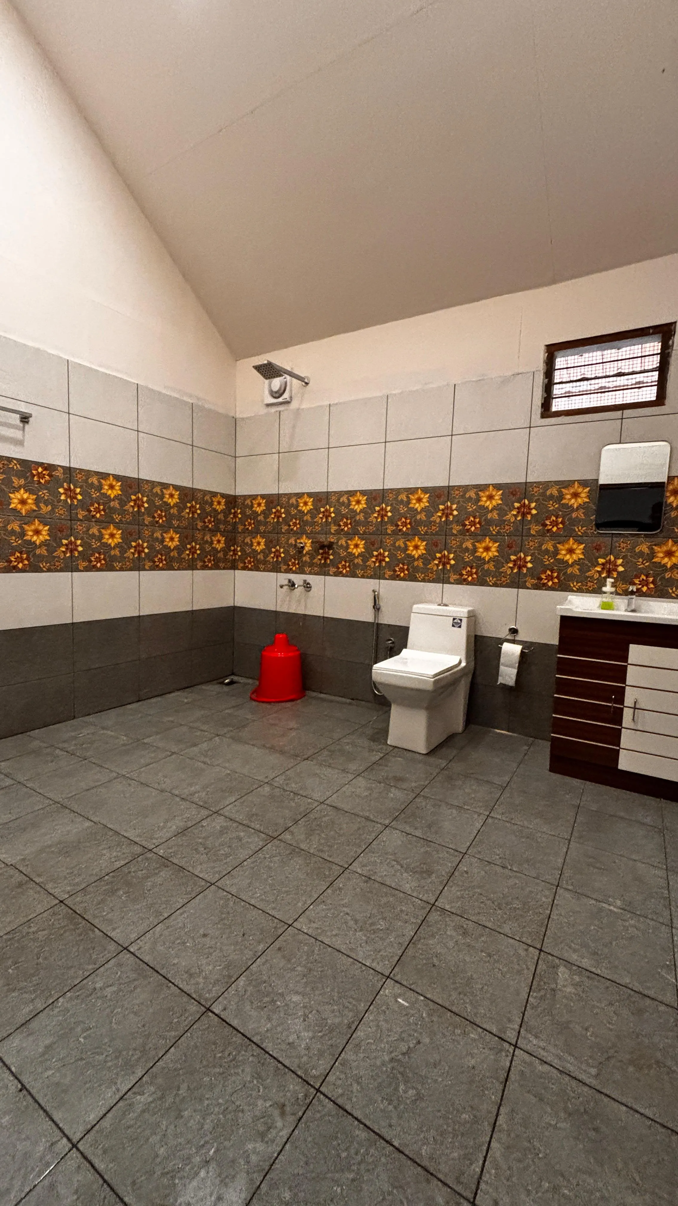 Room image 2